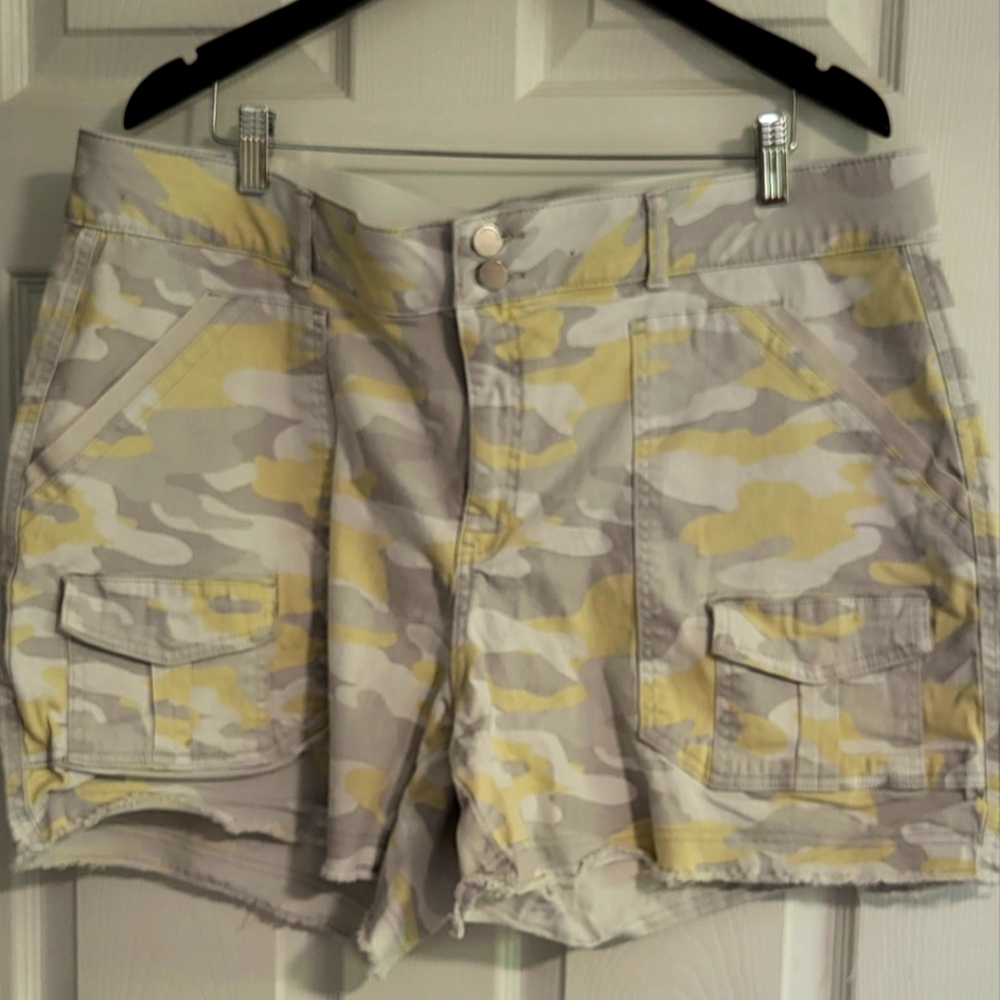 Democracy Camouflage Jean Shorts - Yellow and Gray